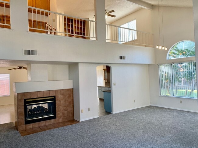 Building Photo - Beautiful Northwest Bakersfield Home with Solar - Ready for Immediate Move In!