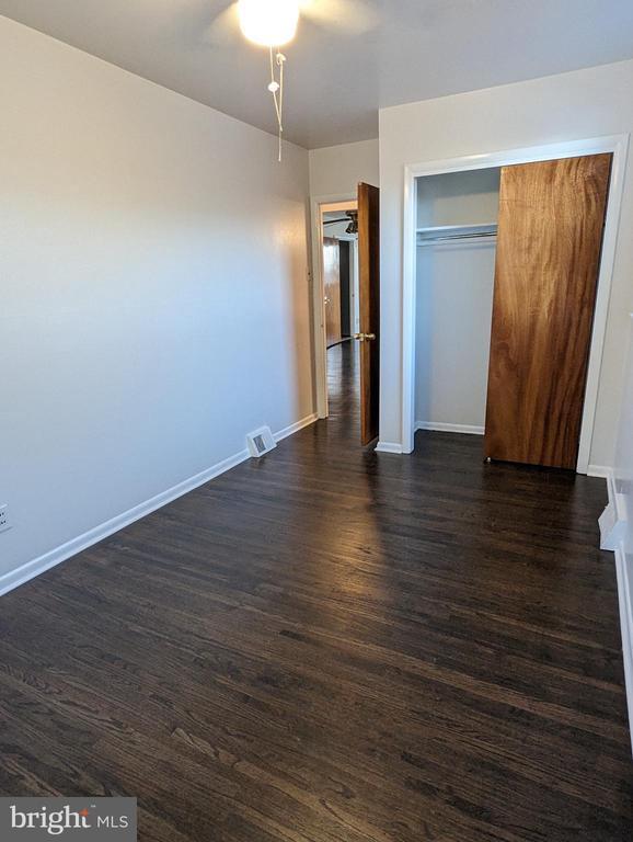 Building Photo - 910 Durard Rd