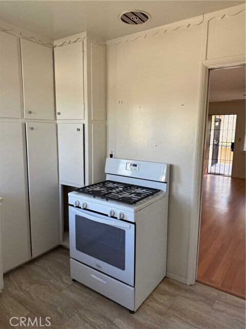 Building Photo - 742 N Glassell St