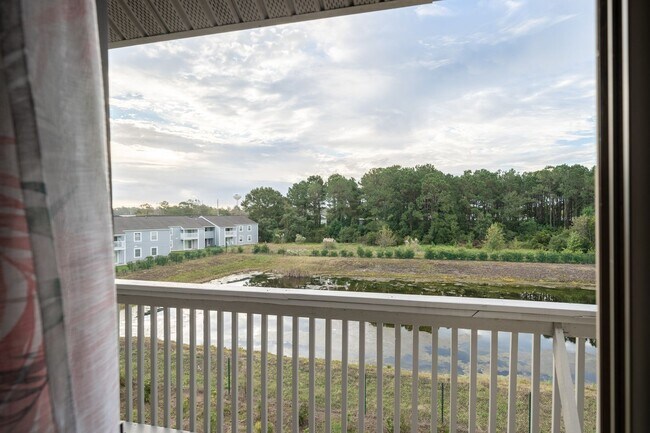 Building Photo - Furnished All-Inclusive 4bed/3bath condo a...