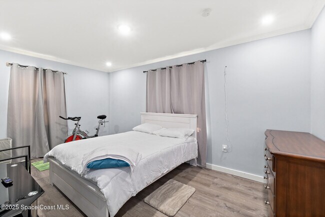 Building Photo - 250 Alabama Ave