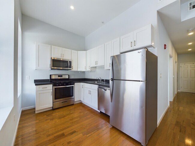 Building Photo - 137 Monticello Ave