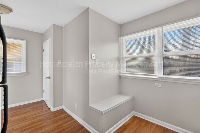 Building Photo - 9855 Medford Dr