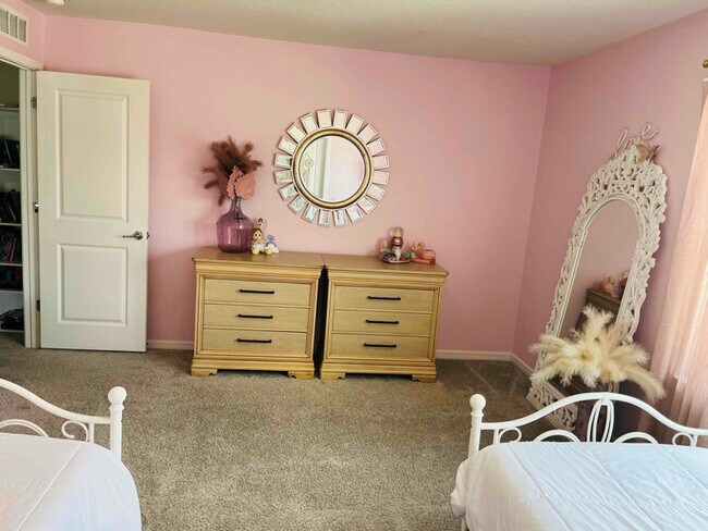 Building Photo - 30572 Thunderbird Dr