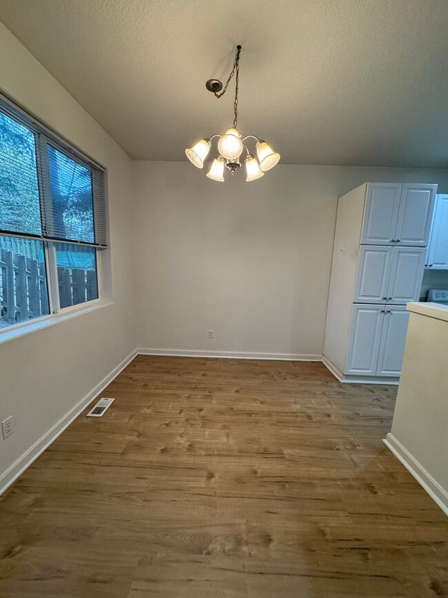 Building Photo - 5721 NE Canard Ct