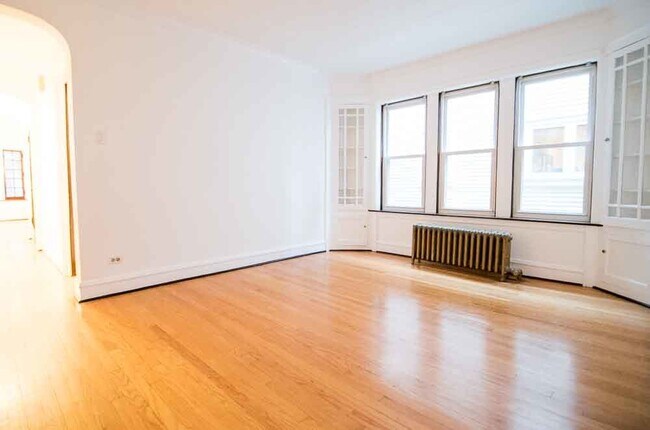 Building Photo - 4048 W Patterson Ave