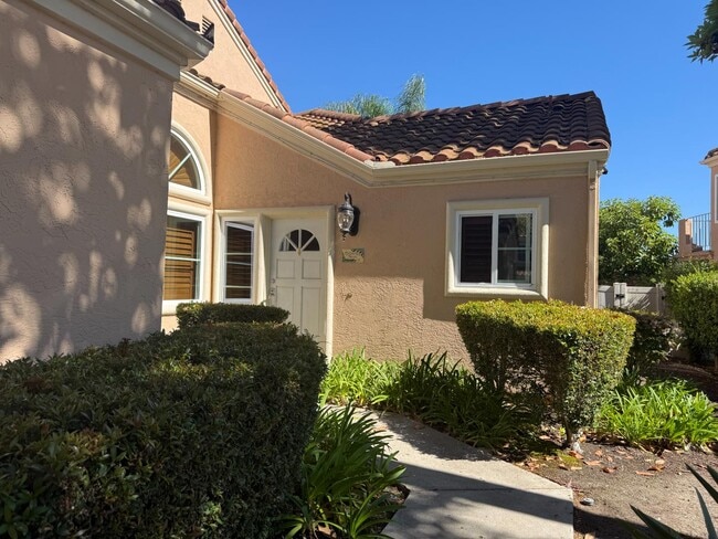 Primary Photo - 2110 Northshore Dr