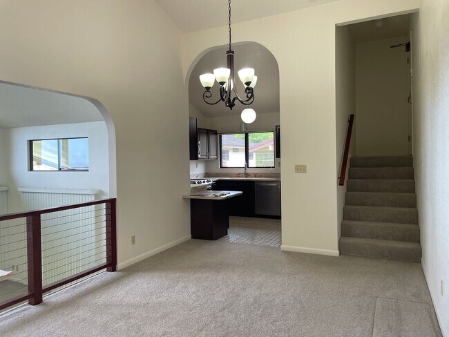 Building Photo - Sparkling, Mountaintop House in Gated Community w/Ocean View