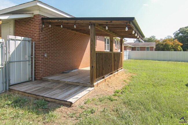 Building Photo - 1005 Green St