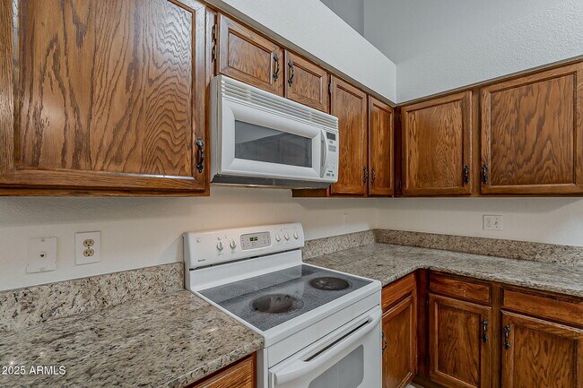 Building Photo - 5136 E Evergreen St