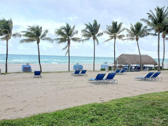 Building Photo - 19333 Collins Ave