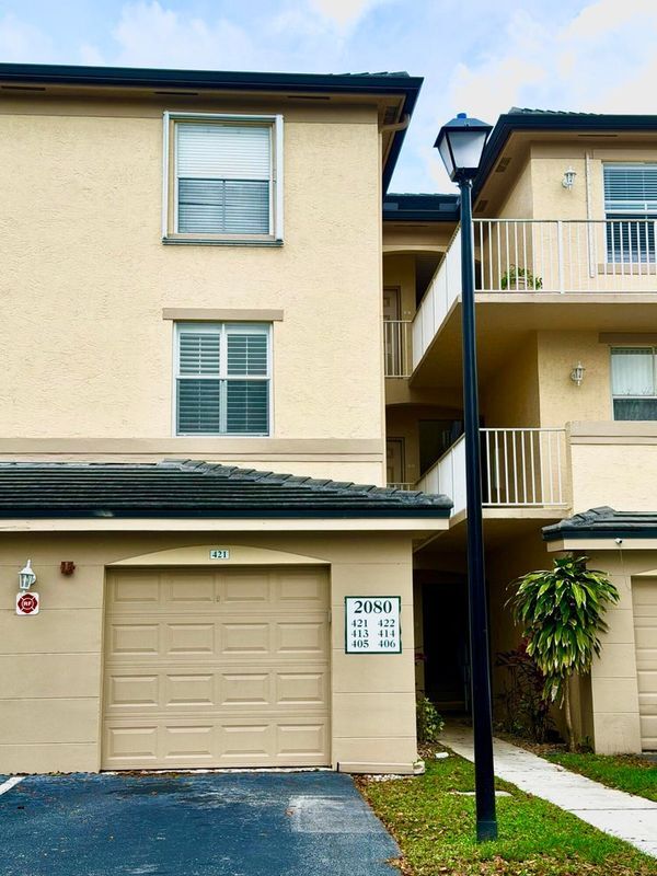 Building Photo - 2080 Greenview Shores Blvd