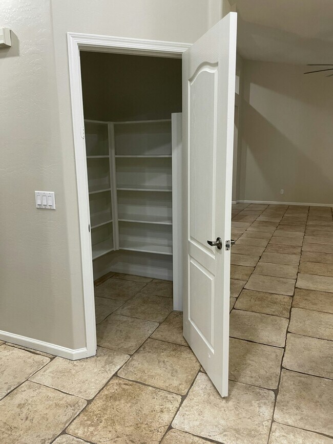 Building Photo - 2150 S Boulder Ct