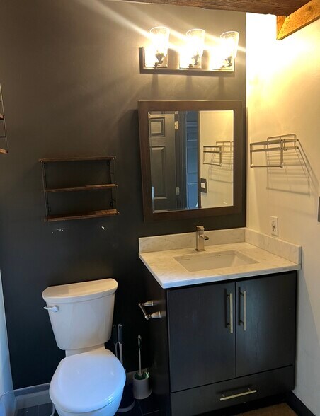 Building Photo - 51 W Blenkner St