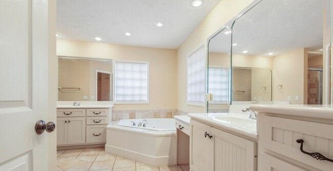 Building Photo - The Landings-Lynn Haven