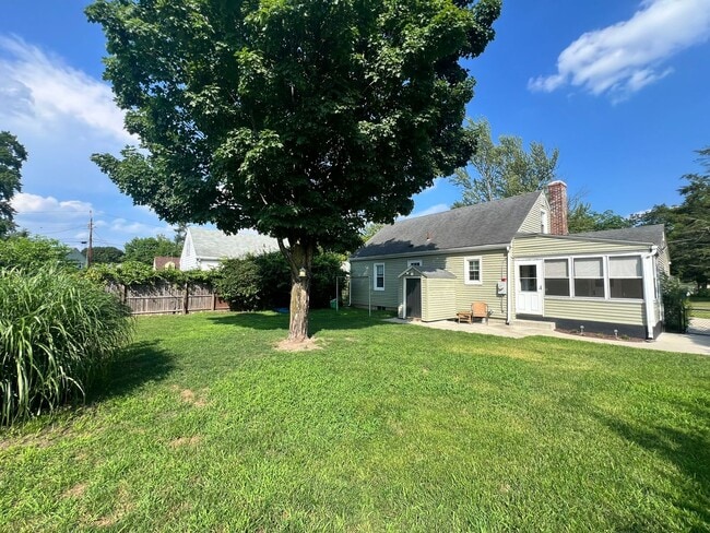 Building Photo - Beautiful Single Family Home in East Sprin...