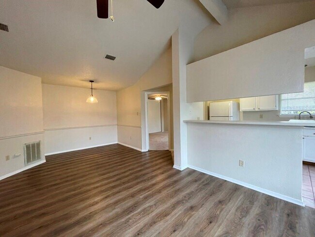 Building Photo - 16719 Whitebrush Loop