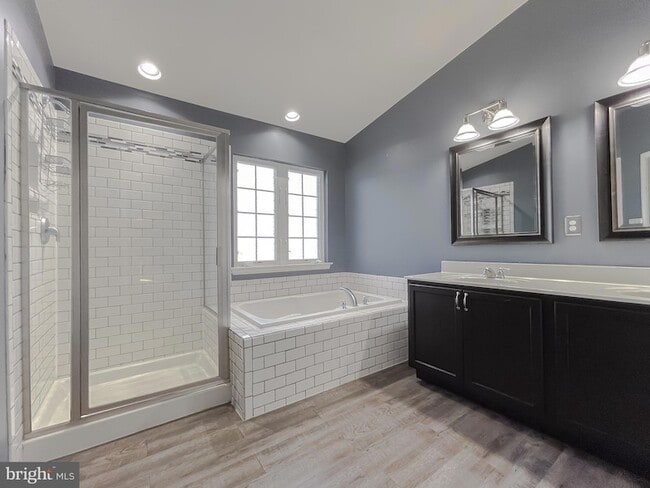 Building Photo - 45571 Catalina Ln