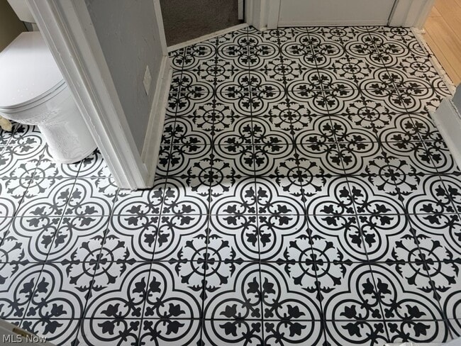 Building Photo - 3231 W 121st St