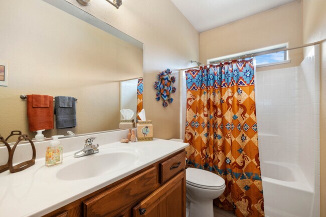 Building Photo - 5529 N Bremont Ct