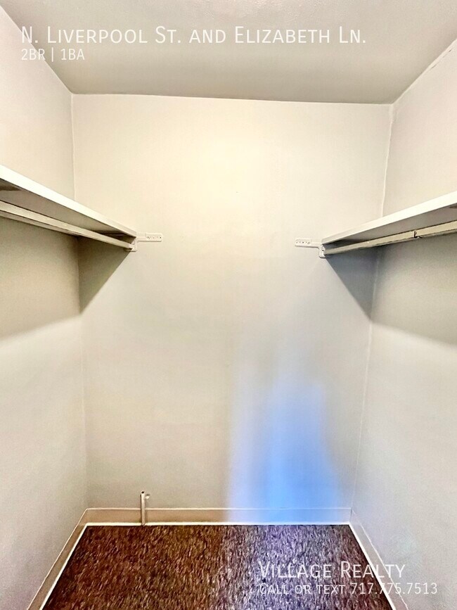 Building Photo - 55 N Liverpool St