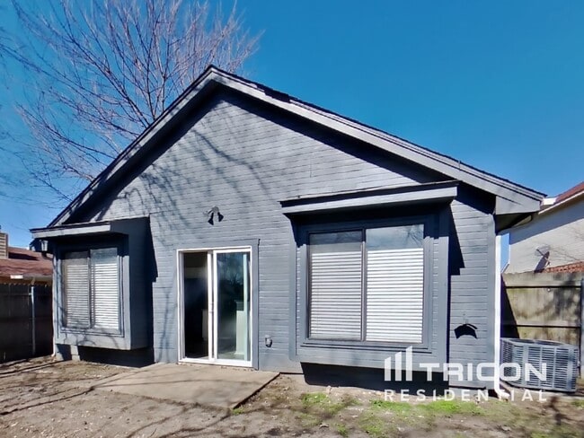 Building Photo - 806 Gable Ave