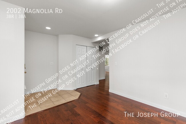 Building Photo - 2002 Magnolia Rd