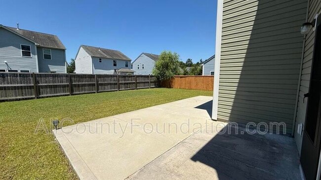 Building Photo - 340 Dunlin Dr