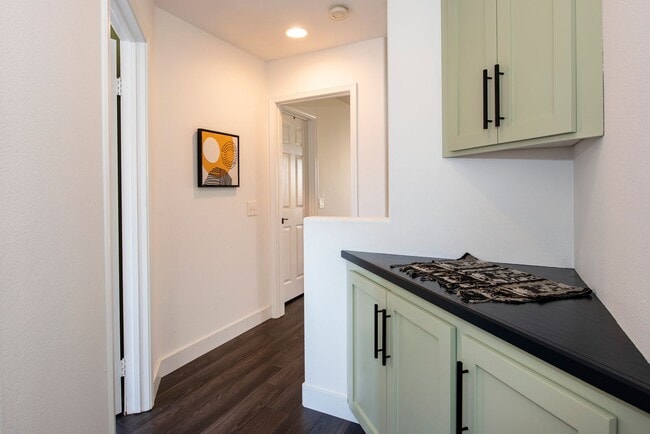 Building Photo - Storke Ranch 3-bd/2.5 bth Home!