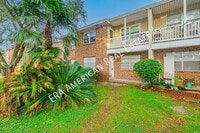 Building Photo - 613 Colonial Dr