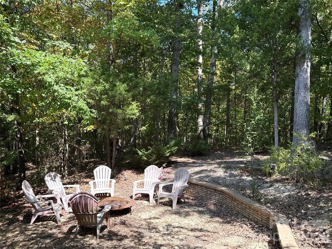 Building Photo - 2413 Merryvale Way