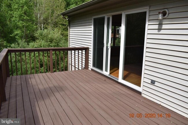 Building Photo - 16 Michael Ct