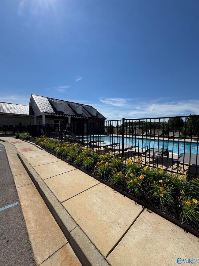 Building Photo - 115 Betty Williams Dr