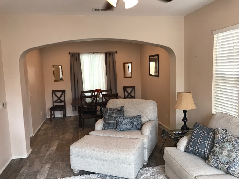 Building Photo - 37435 Paseo Tulipa