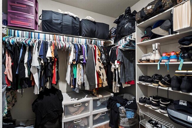 Building Photo - 12701 Brahmin Dr