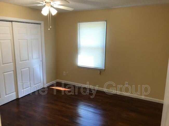 Building Photo - 800-B N Vine St