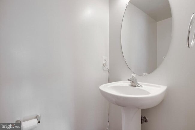 Building Photo - 42670 Hollyhock Terrace