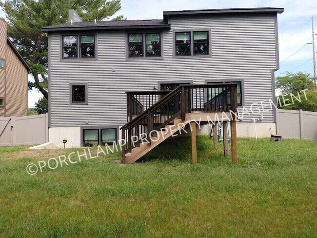Building Photo - 1034 Arlington Ave