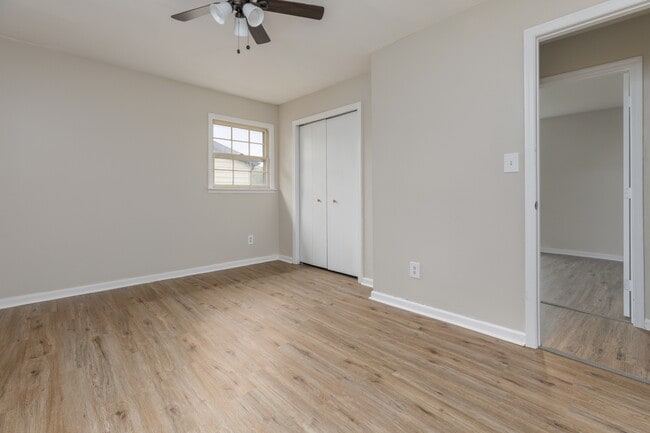 Building Photo - 4032 Summerhill Dr NW