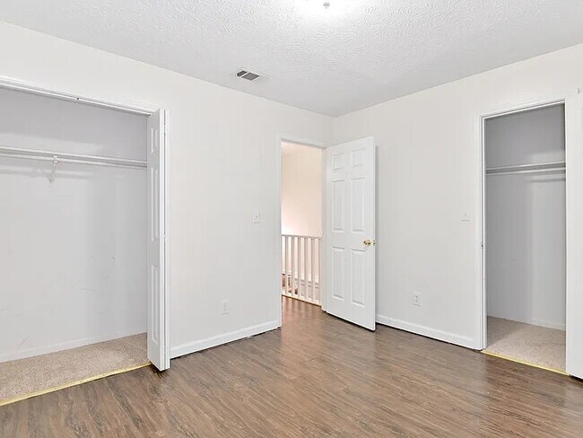 Building Photo - 123 Curtis Rd