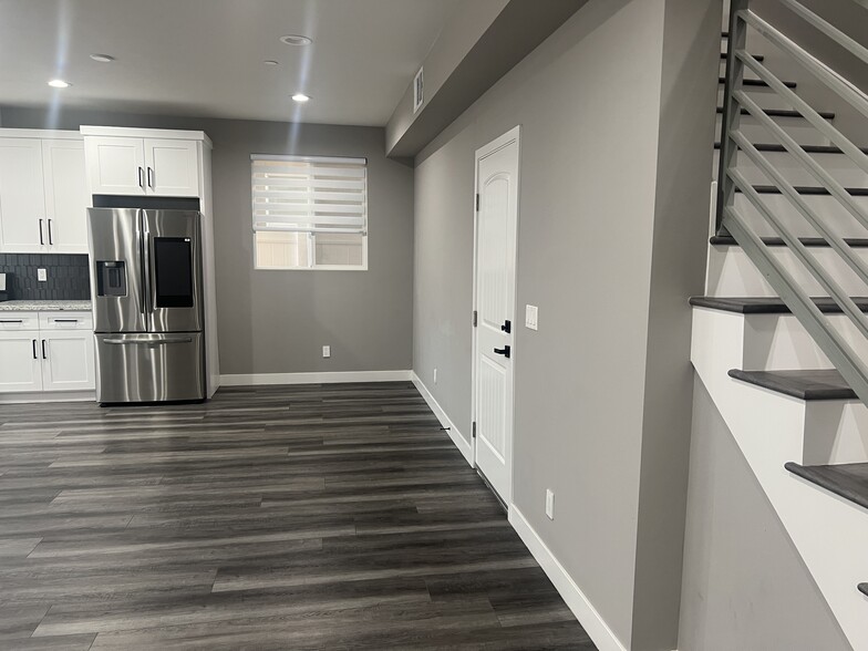 Building Photo - 17639 W Vuong Pl