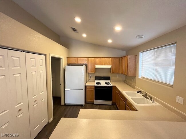 Building Photo - 4241 Ivory Nut St