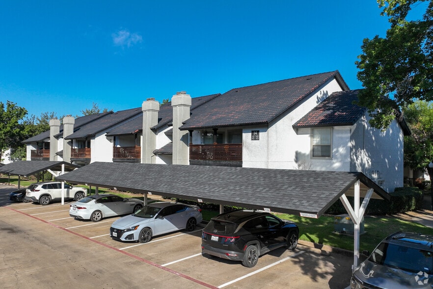 Building Photo - Villas at Chase Oaks