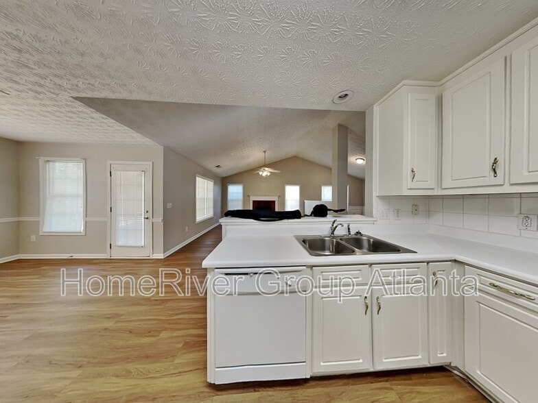 Building Photo - 649 Stonecrest Dr
