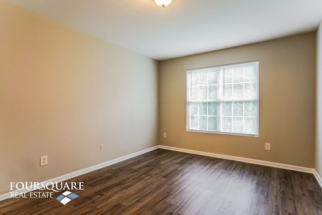 Building Photo - Single Family House | 1st floor Bedroom | ...