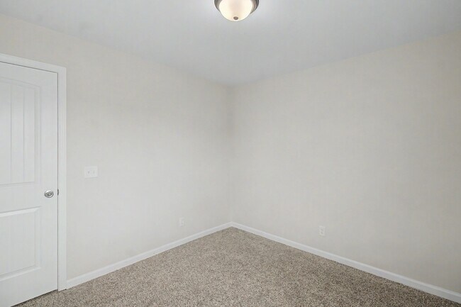 Building Photo - 319 Herty Ln