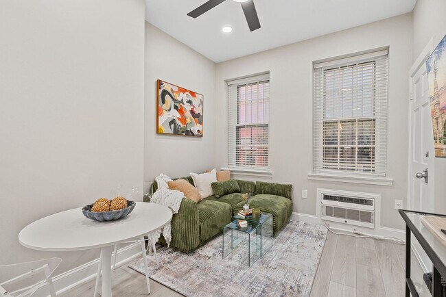 Primary Photo - 218 4th St SE