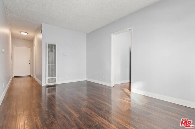 Building Photo - 5555 Carlton Way