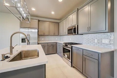 Building Photo - 616 Abadan Dr