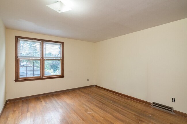 Building Photo - 78 Melwood Ave
